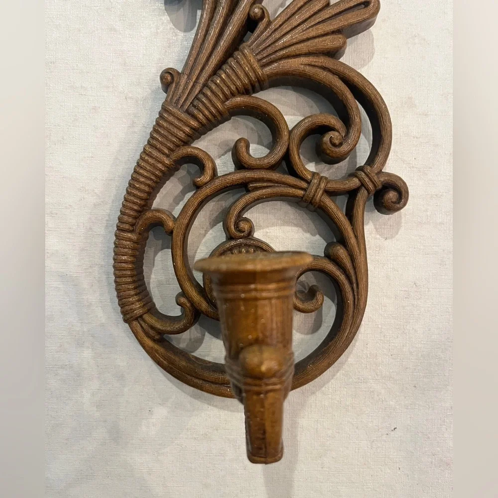 Vintage 70s faux bois wicker style scrolling floral wall sconce. GUC!